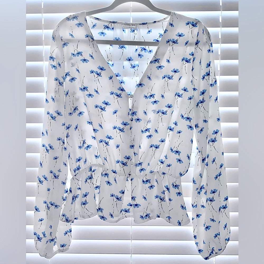 Sienna Sky sz Large Blue & White Floral Peplum Blouse